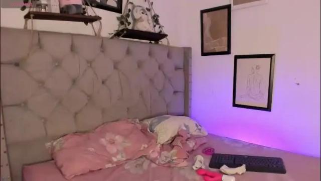 Thumbnail 1, evieh1_'s Stream at Chaturbate, 1 month ago