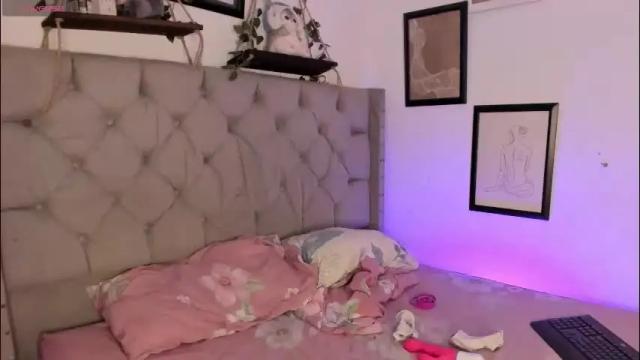 Image 3 of evieh1_ Stream on Chaturbate on 1 month ago