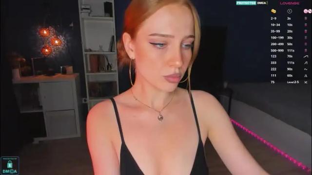 Image 3 of eviesapphire Stream on Chaturbate on 2 months ago