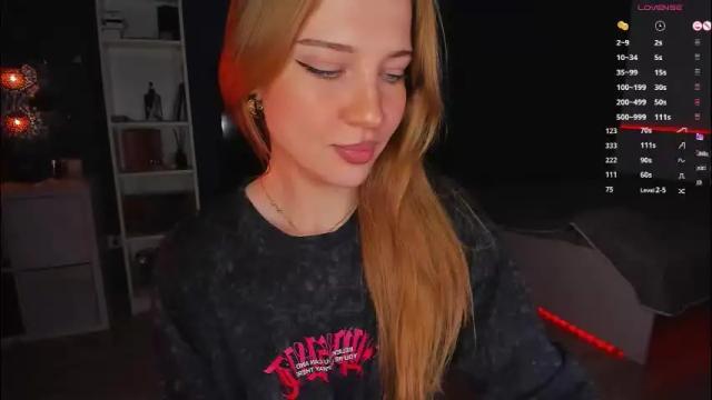 Image 4 of eviesapphire Stream on Chaturbate on 1 month ago