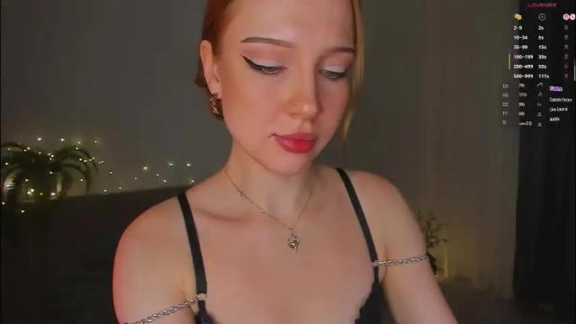Image 10 of eviesapphire Stream on Chaturbate on 4 days ago