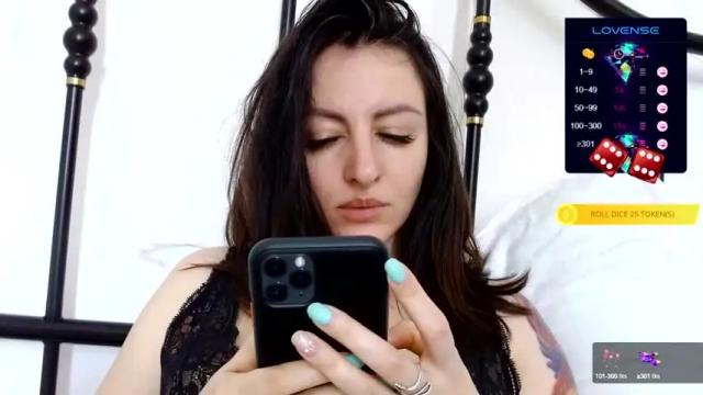 Image 7 of eviesunshine Stream on Chaturbate on 14 months ago