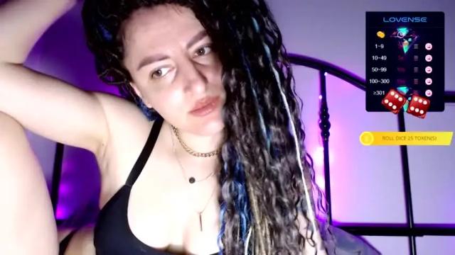 Image 3 of eviesunshine Stream on Chaturbate on 13 months ago