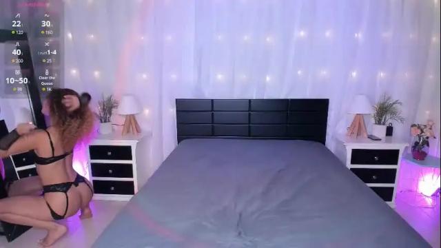 Image 3 of evoletbee Stream on Chaturbate on 12 days ago