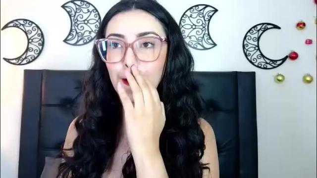 Image 2 of evoletmk Stream on Chaturbate on 1 month ago