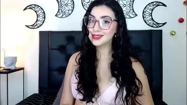 Image 3 of evoletmk Stream on Chaturbate on 1 month ago