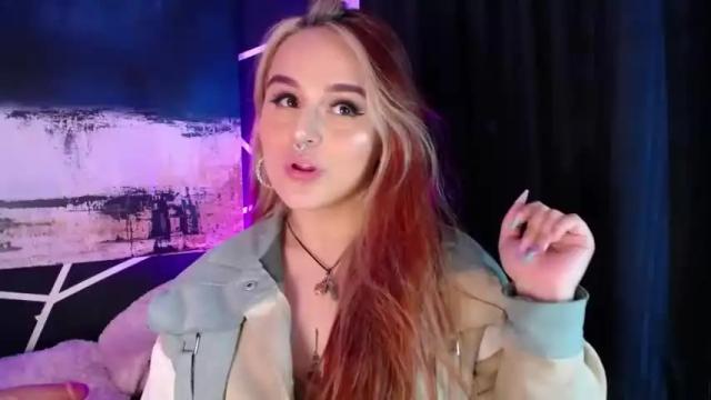 Image 3 of evy_orange Stream on Chaturbate on 13 months ago