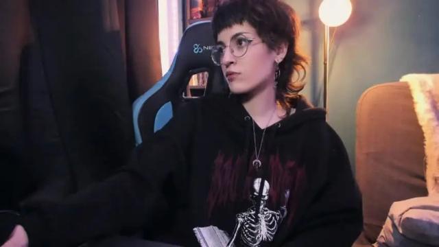Image 4 of existenc3 Stream on Chaturbate on 14 months ago