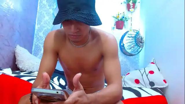 Image 8 of exotic_couplexx Stream on Chaturbate on 3 months ago