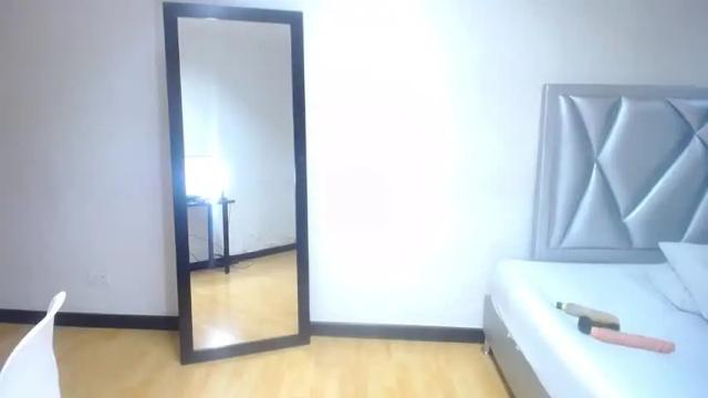 Image 12 of exotic_karmella Stream on Chaturbate on 14 months ago