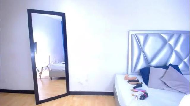 Image 2 of exotic_karmella Stream on Chaturbate on 1 month ago