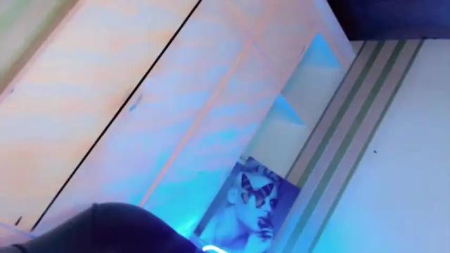 Image 10 of exotichugecock69 Stream on Chaturbate on 16 months ago