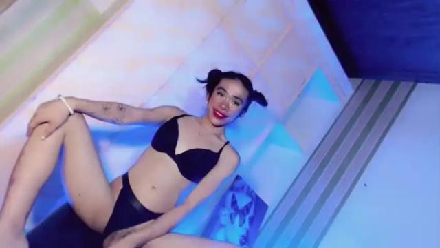 Image 2 of exotichugecock69 Stream on Chaturbate on 14 months ago