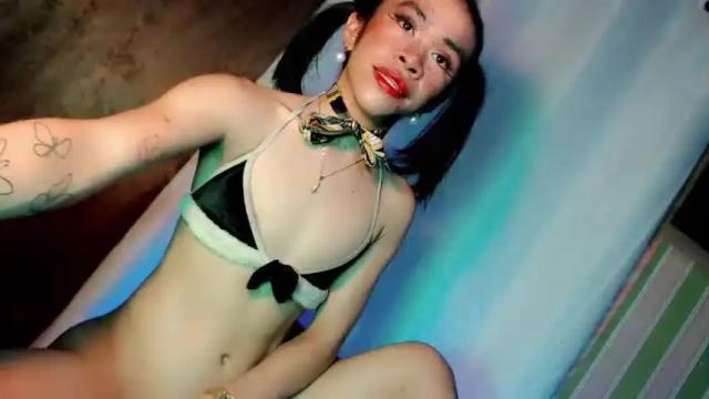 Image 2 of exotichugecock69 Stream on Chaturbate on 14 months ago