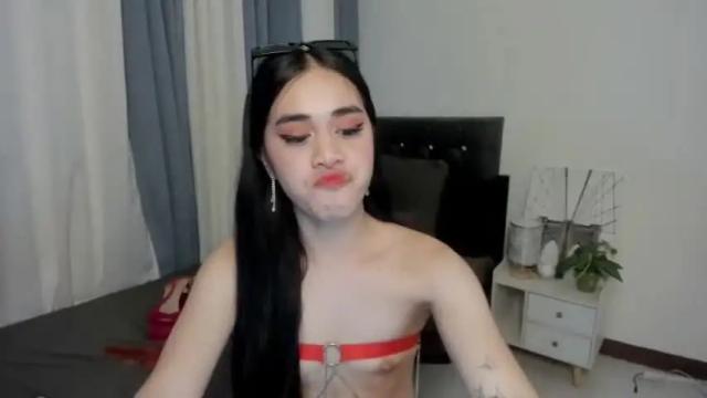 Image 2 of expensivets_chloe Stream on Chaturbate on 13 months ago