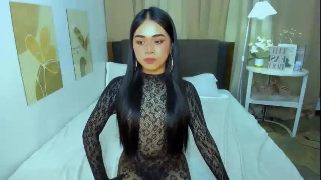 Image 10 of expensivets_chloe Stream on Chaturbate on 23 days ago