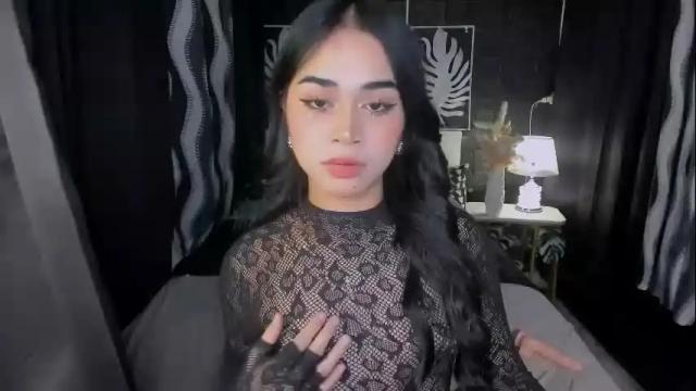 Image 12 of expensivets_chloe Stream on Chaturbate on 3 months ago