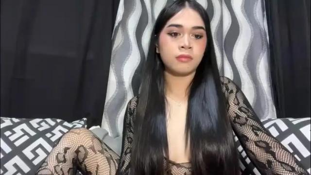 Image 10 of expensivets_chloe Stream on Chaturbate on 5 days ago