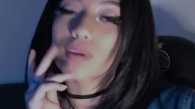 Image 7 of ey_im_simone Stream on Chaturbate on 15 months ago
