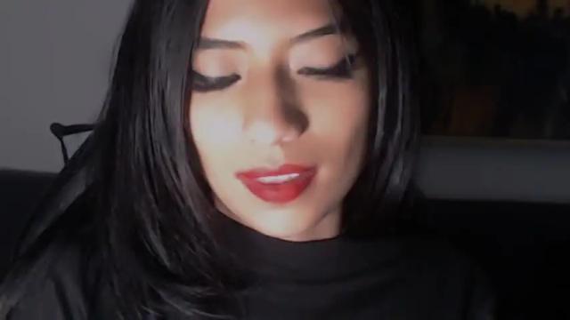 Image 4 of ey_im_simone Stream on Chaturbate on 15 months ago
