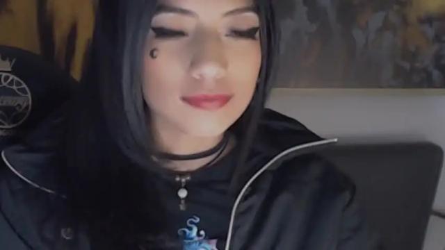 Image 6 of ey_im_simone Stream on Chaturbate on 15 months ago