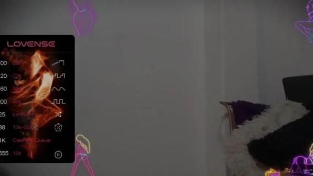 Image 7 of ey_im_simone Stream on Chaturbate on 14 months ago