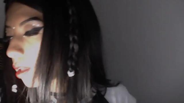 Image 8 of ey_im_simone Stream on Chaturbate on 13 months ago