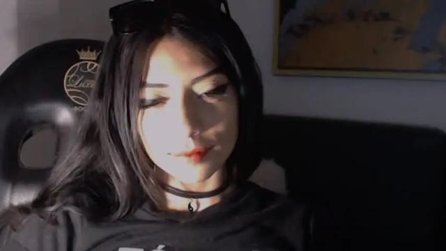 Image 2 of ey_im_simone Stream on Chaturbate on 13 months ago