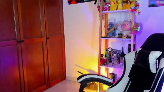 Image 3 of eymy_hadid_ Stream on Chaturbate on 15 days ago