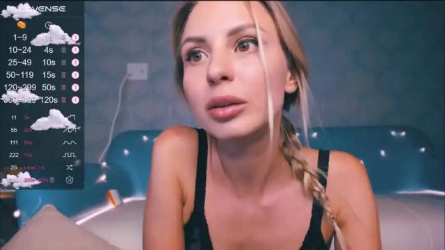 Image 4 of f1oraa Stream on Chaturbate on 15 months ago