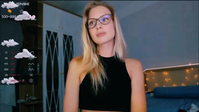 Image 6 of f1oraa Stream on Chaturbate on 13 months ago