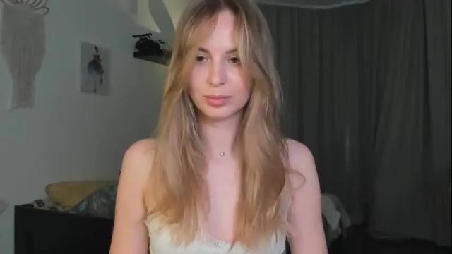 Image 6 of f1oraa Stream on Chaturbate on 1 month ago