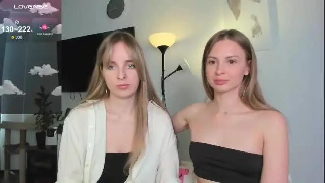 Image 4 of f1oraa Stream on Chaturbate on 1 month ago