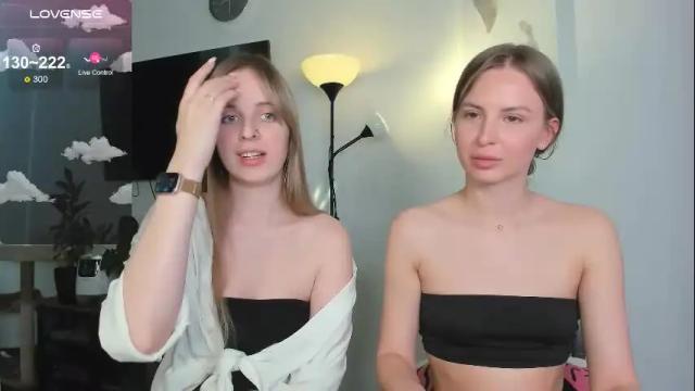 Image 7 of f1oraa Stream on Chaturbate on 1 month ago