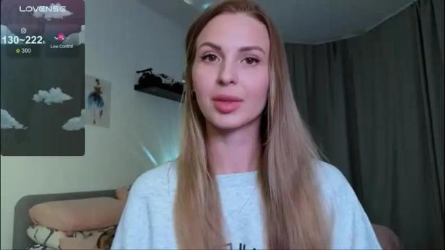 Image 11 of f1oraa Stream on Chaturbate on 1 month ago