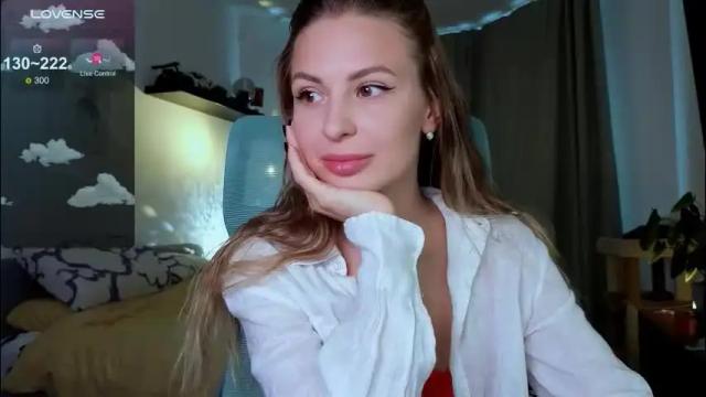 Image 4 of f1oraa Stream on Chaturbate on 1 month ago