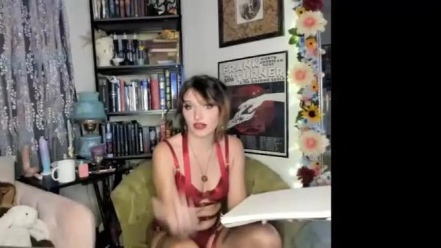 Image 10 of fae_valentine Stream on Chaturbate on 20 months ago