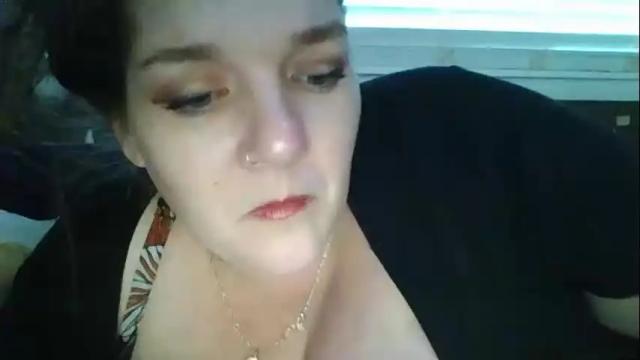 Image 2 of faidramae Stream on Chaturbate on 18 months ago