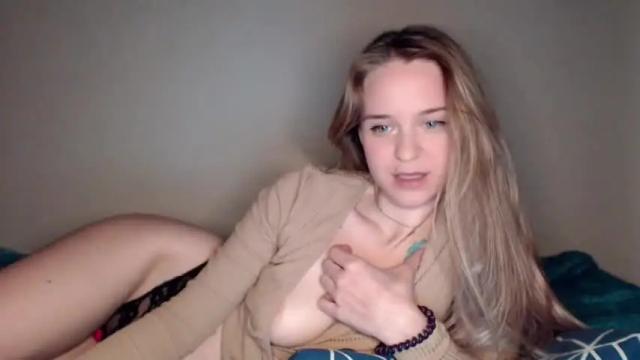 Image 3 of fair_blueberry Stream on Chaturbate on 19 months ago