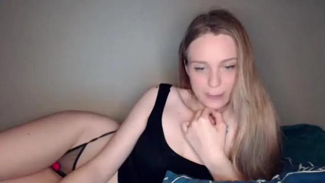 Image 3 of fair_blueberry Stream on Chaturbate on 18 months ago