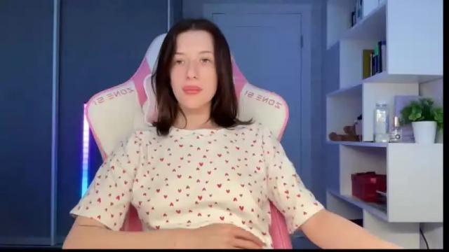 Image 4 of fairy_bloomix Stream on Chaturbate on 1 month ago