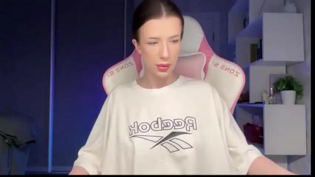 Image 4 of fairy_bloomix Stream on Chaturbate on 28 days ago