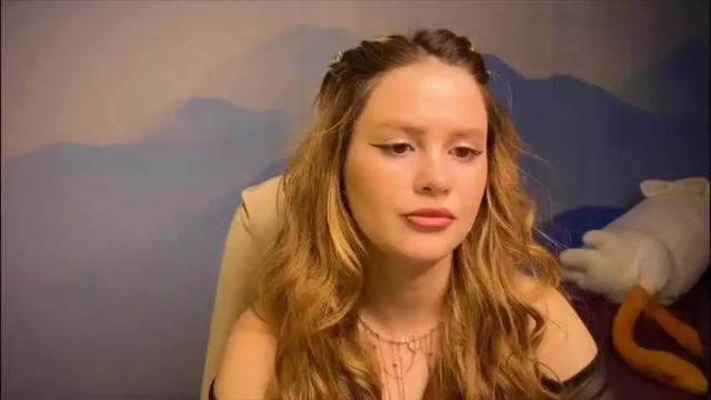 Image 12 of fairyilona Stream on Chaturbate on 4 months ago