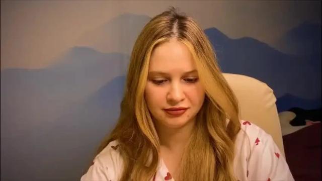 Image 4 of fairyilona Stream on Chaturbate on 2 months ago