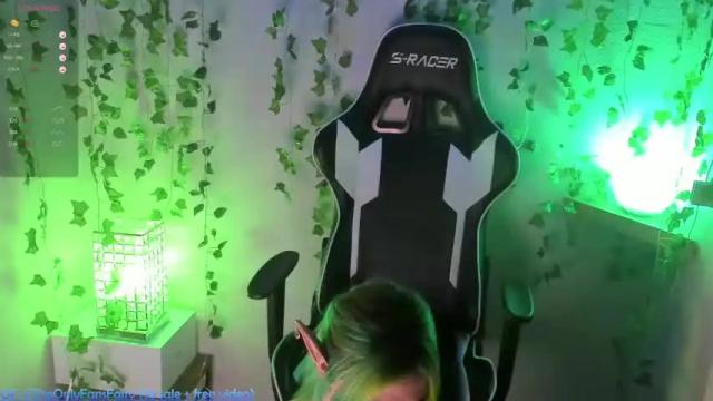 Image 7 of fairyinthewild Stream on Chaturbate on 19 months ago