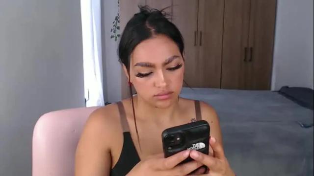 Image 2 of fairylatin Stream on Chaturbate on 2 months ago