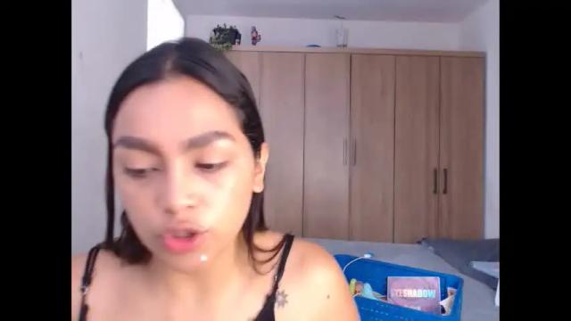 Image 4 of fairylatin Stream on Chaturbate on 2 months ago
