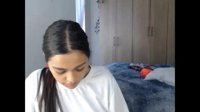 Image 2 of fairylatin Stream on Chaturbate on 1 month ago