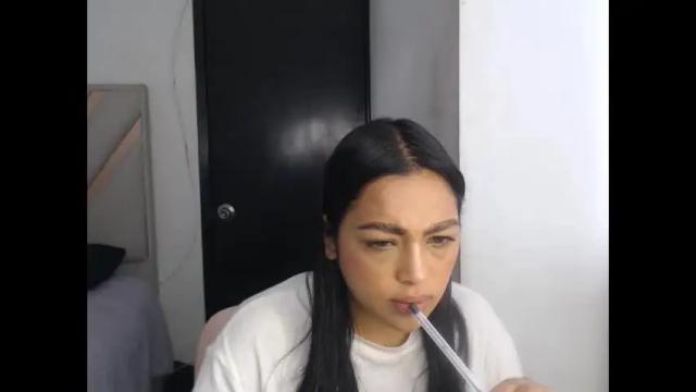 Image 2 of fairylatin Stream on Chaturbate on 1 month ago