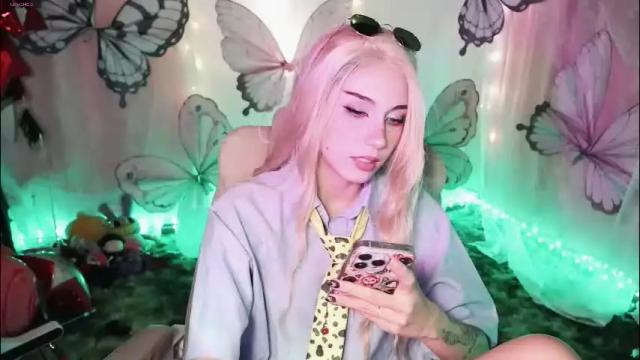 Image 2 of fairywhore Stream on Chaturbate on 1 month ago